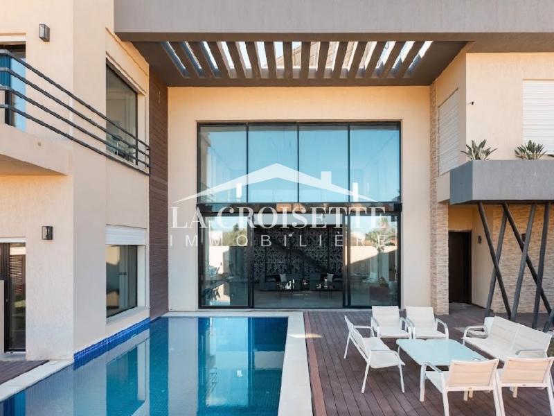 Villa S+4 avec piscine à La Soukra